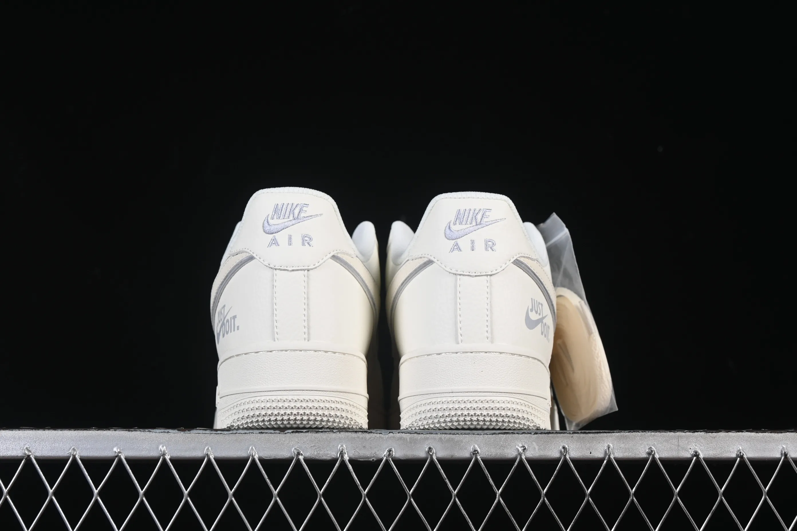 All Categories Nk Air Force 1 Air Force Series Nk Air Force 1 Low Air Force Low Nike Air Force 1'07 Low Red Label Air Force One Low Casual Shoes CS5288-043